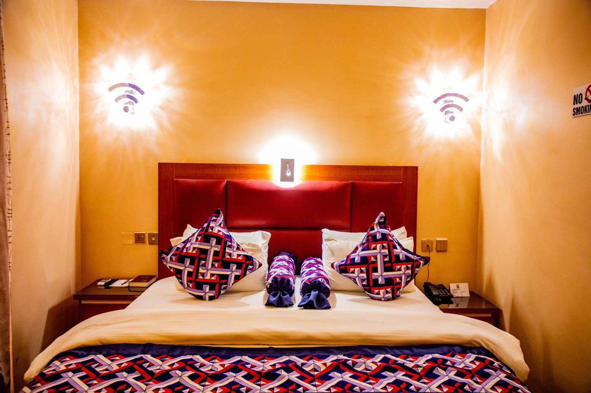 Villa Hilton Hotels ウヨ エクステリア 写真