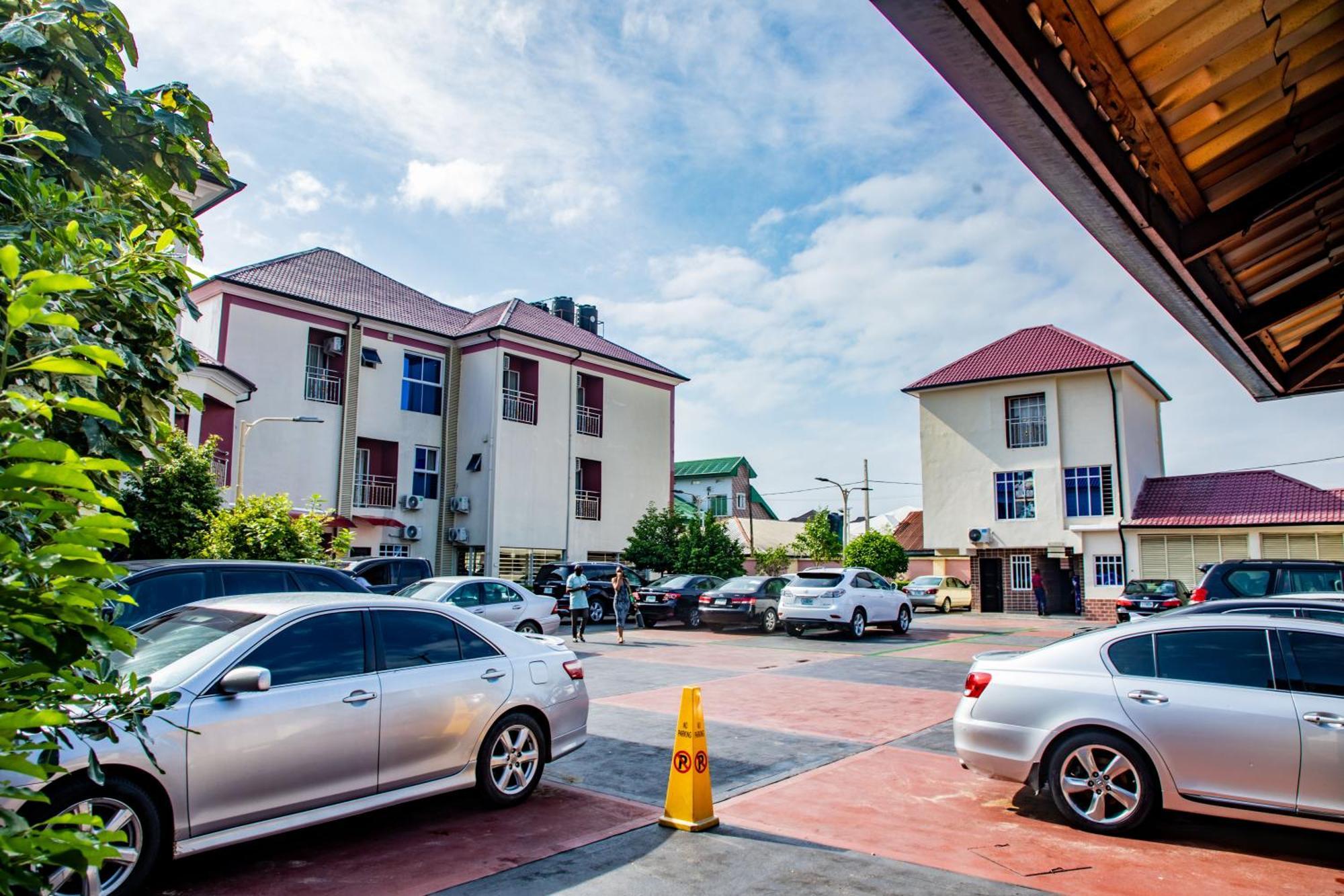 Villa Hilton Hotels ウヨ エクステリア 写真
