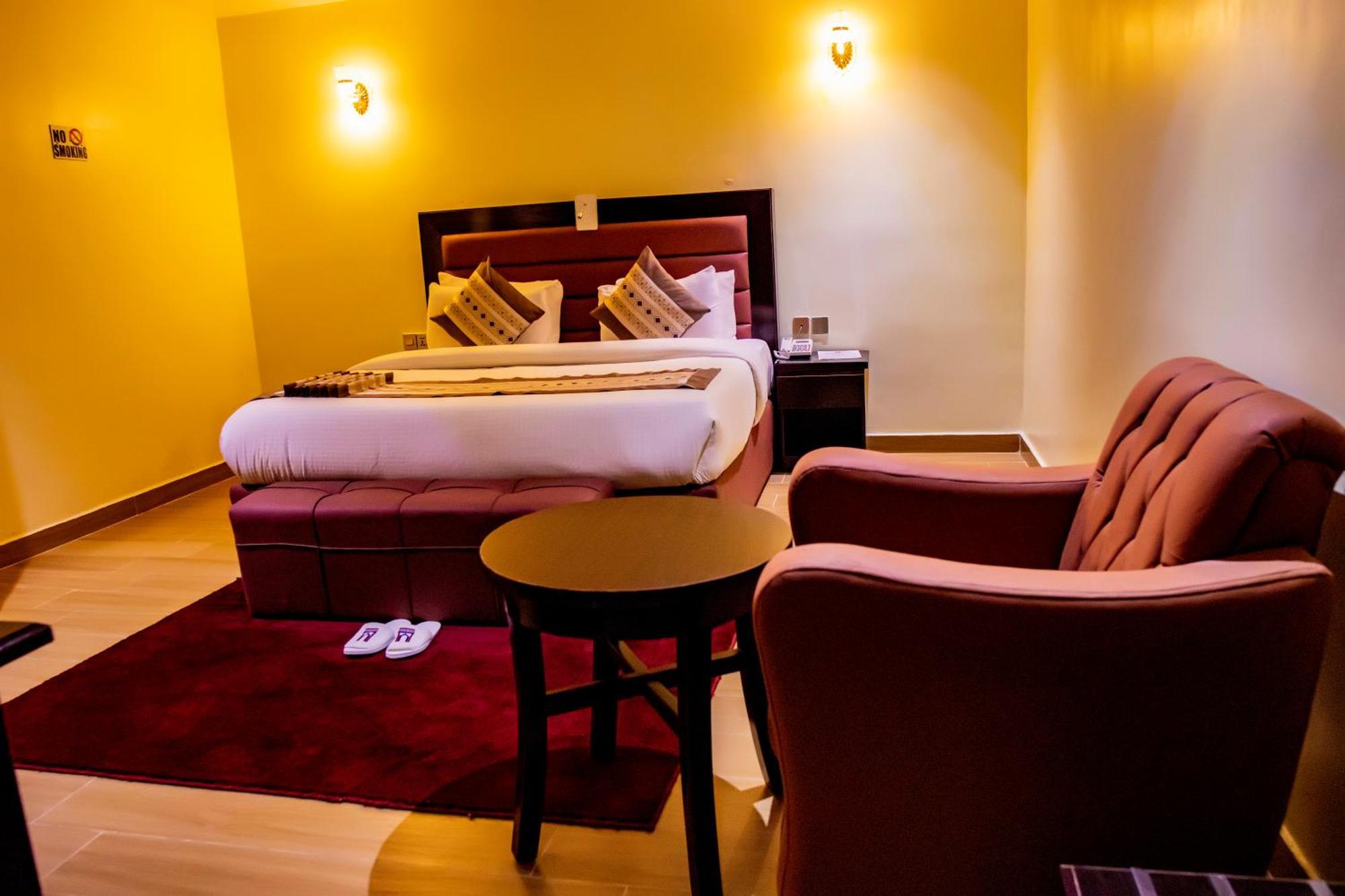 Villa Hilton Hotels ウヨ エクステリア 写真